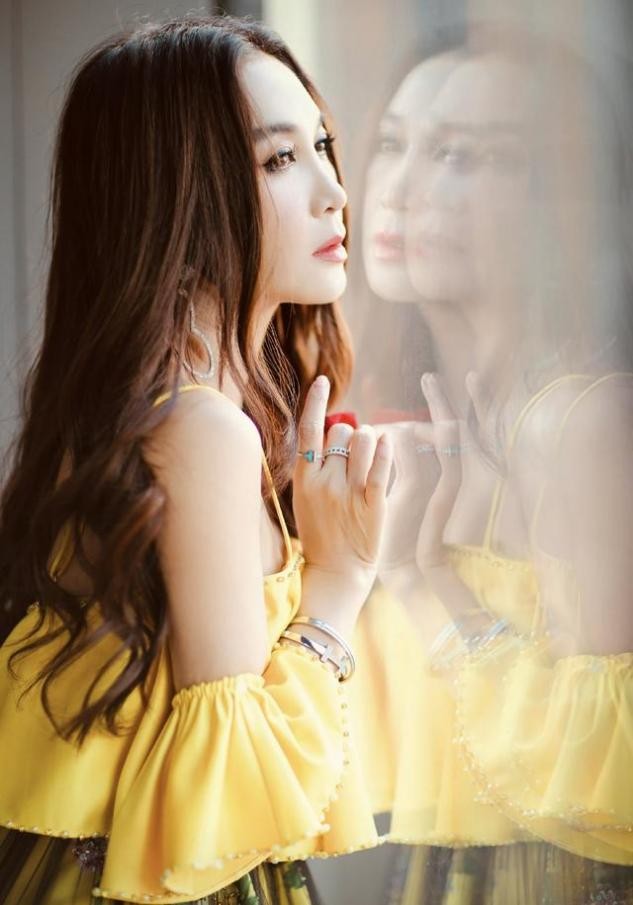 女明星扮嫩图片大全,扮嫩女明星年轻时