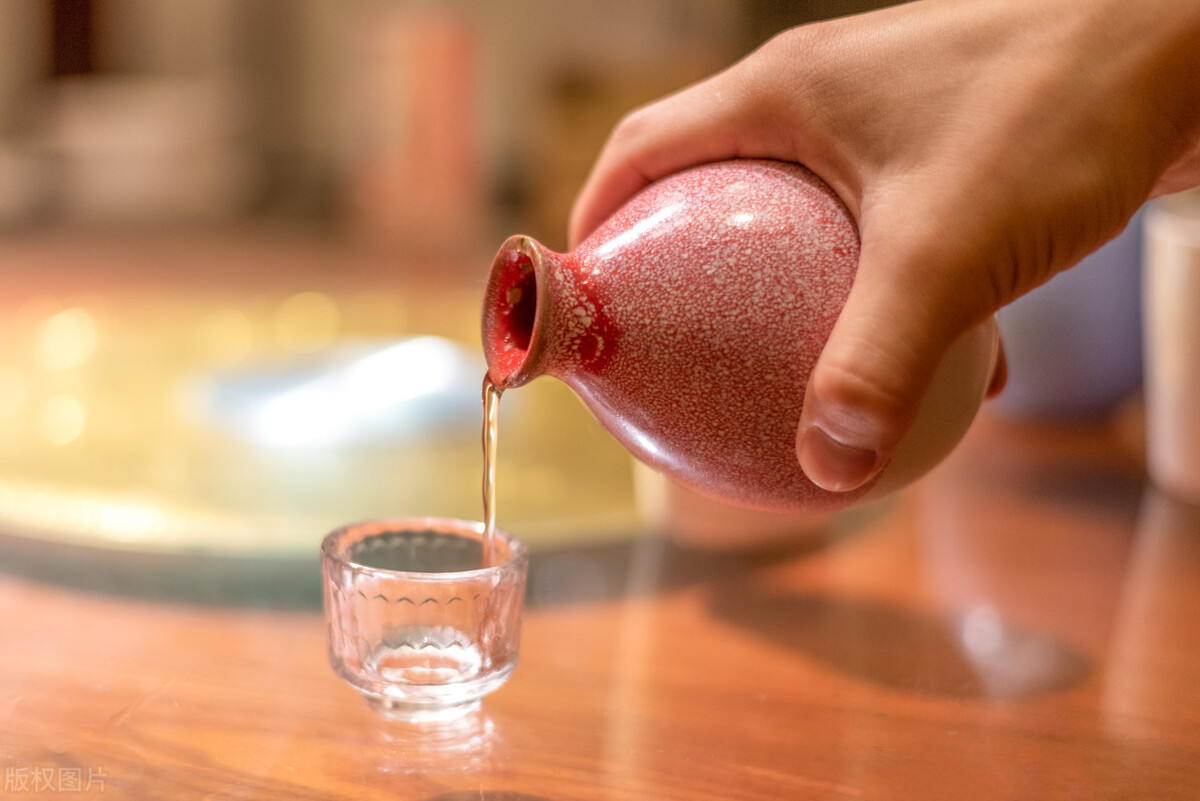 探索中国的美食文化与特色菜肴,探索古代酒文化畅享美酒佳肴