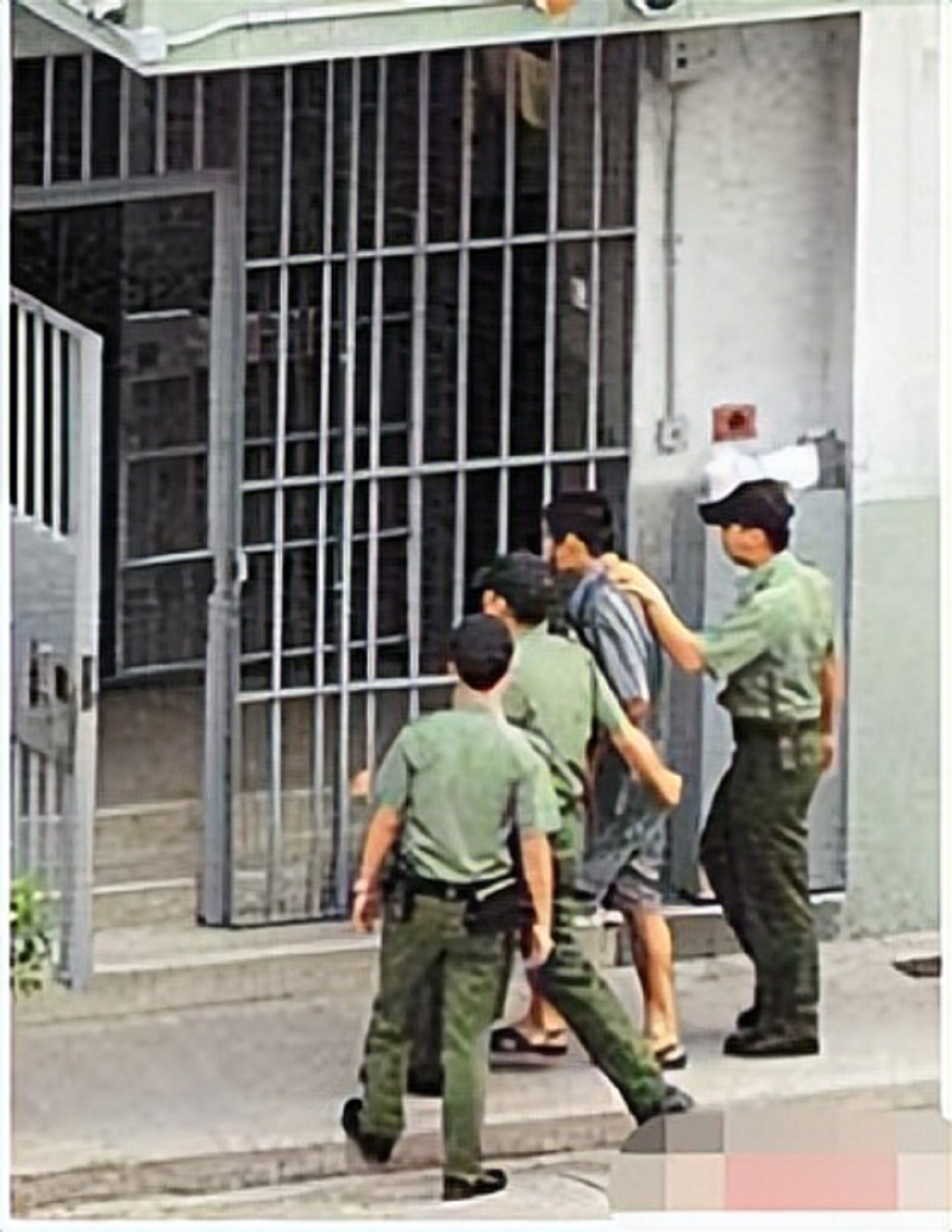 9位顶流明星的狱中生活：没有任何优待，洗澡上厕所没有隐私