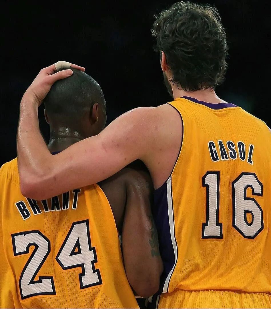 湖人官宣詹姆斯将不会回归,2016湖人科比退役之战