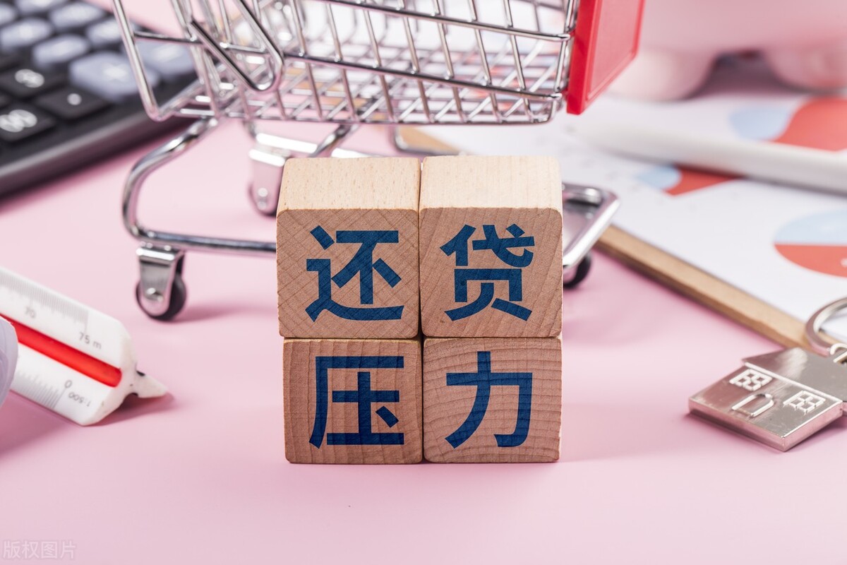 借款10万每个月利息是多少合法,借款平台借3万分12期每月还多少