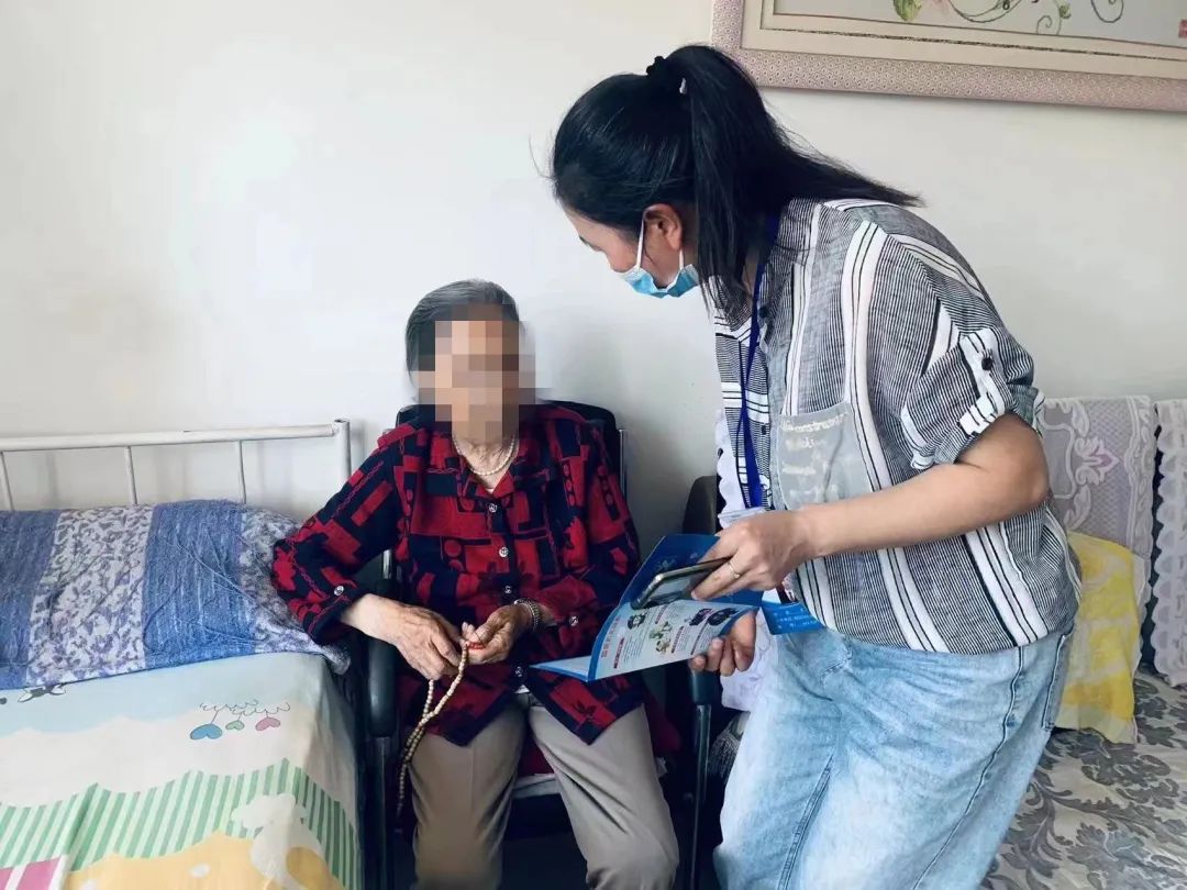 错把*粟罂**当“良药”迷信偏方来“治病”