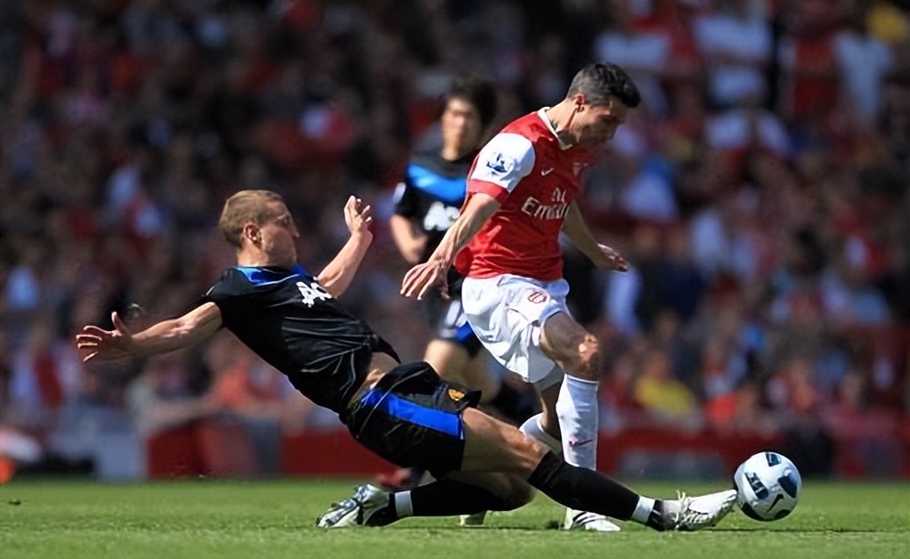 比赛如何防止脚踝受伤,脚踝扭伤怎么处理足球