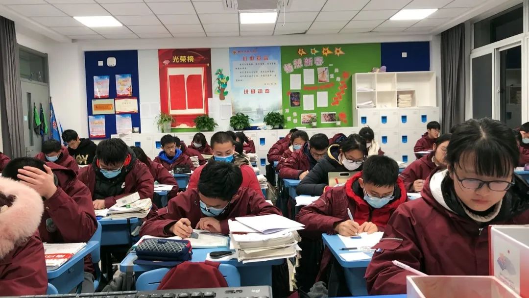 东大精英学校,大英才班和小英才班哪个好