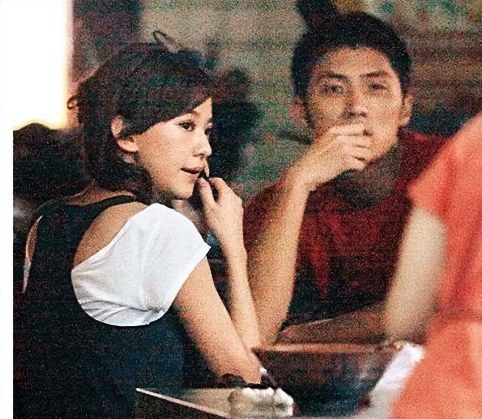 黄晓明锤上加锤，怒揭陈意涵“双面玉女”*局骗**，原来杨颖真没说谎