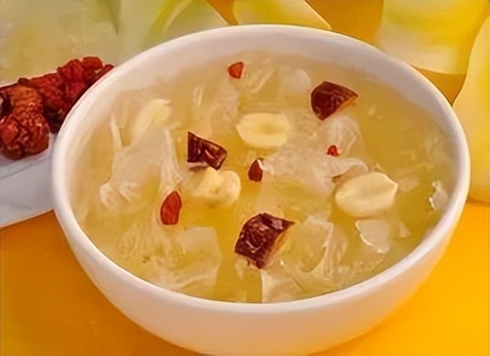 熬夜造成的老年斑长啥样,90后姑娘熬夜10年长老年斑谣言