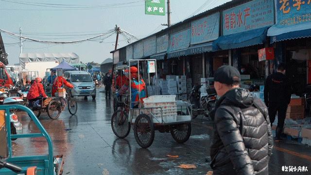 上海最好吃最便宜的火锅在哪里,上海最好吃的小吃在哪几条路上