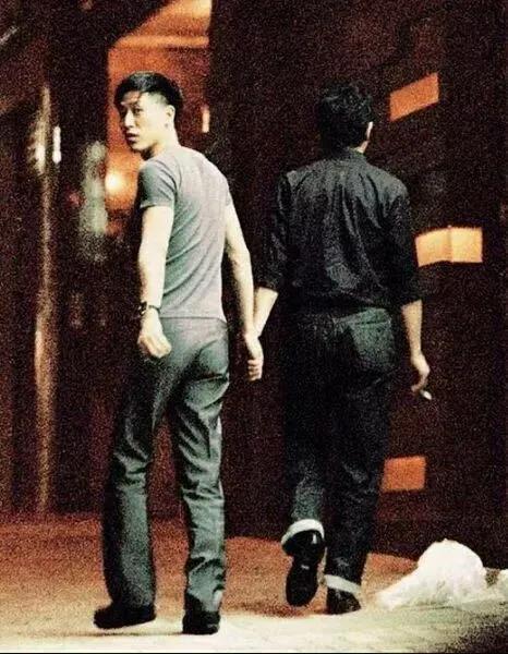 为什么只有张国荣被叫做天皇巨星,张国荣陨落的传奇人生
