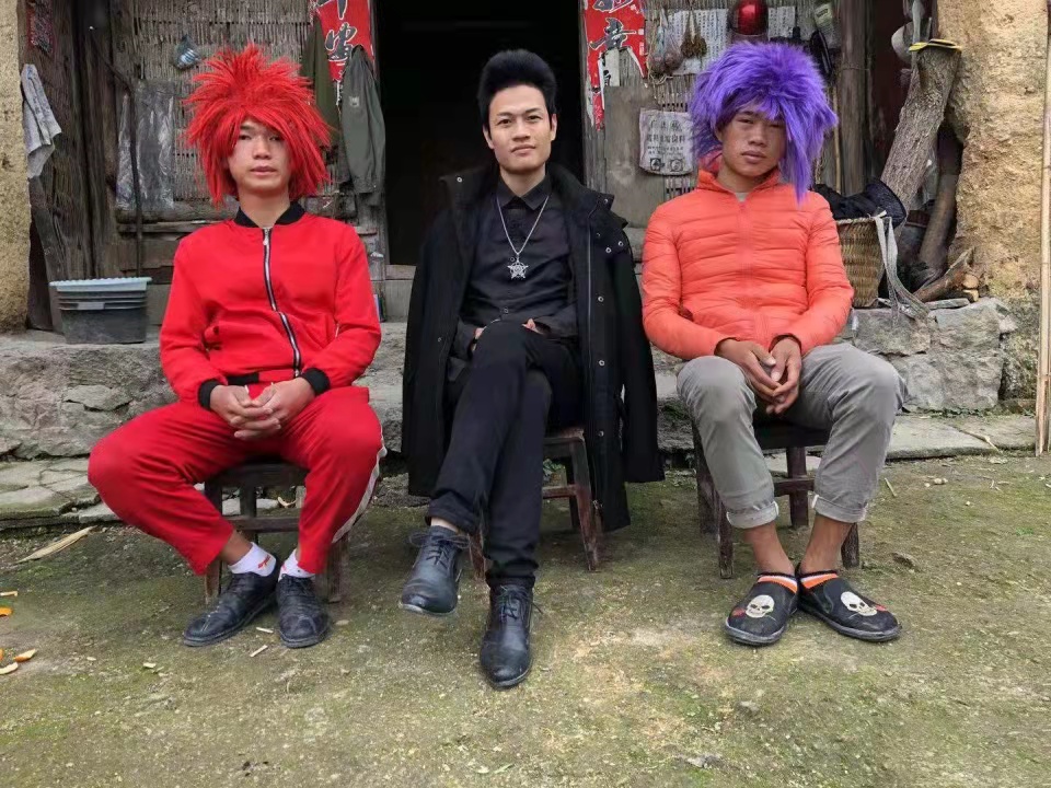 “玩不起房和车，只能玩头发”：曾经的“杀马特少年”去哪儿了？