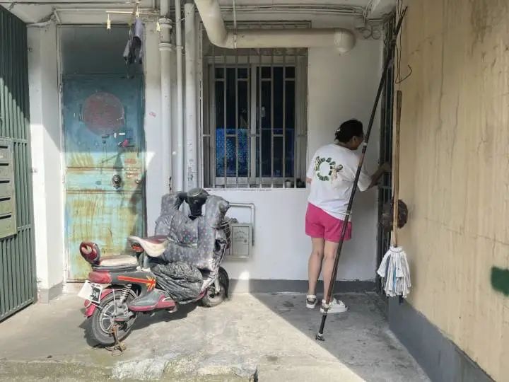 杭州退休独居教授,杭州老教授独居