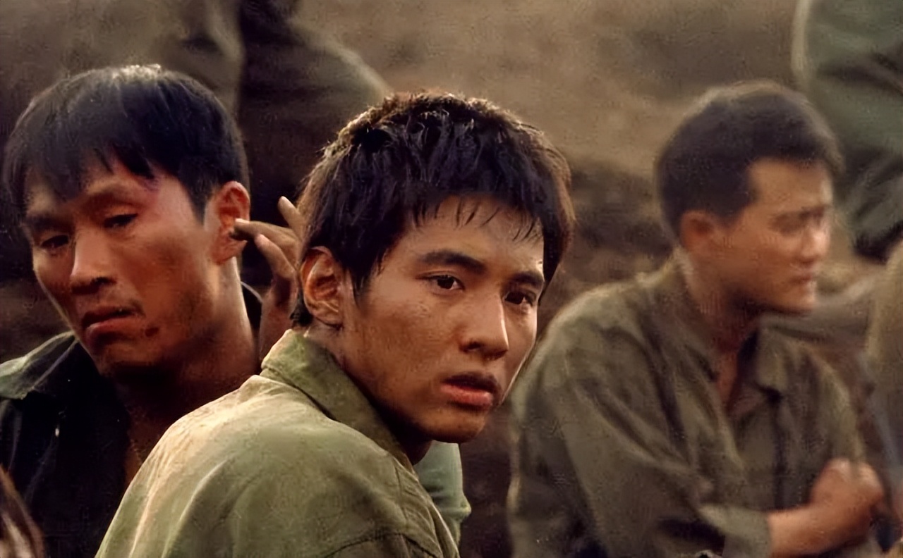 长了一张干净贵气又有书卷气的脸,长得风流倜傥情史干净的男明星