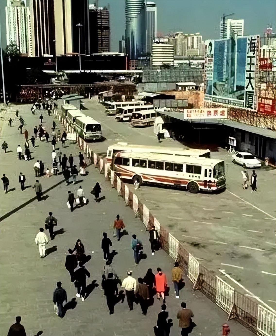 侵华日军*行暴**照片，日本人强迫女子脱下衣服，*辱侮**致死