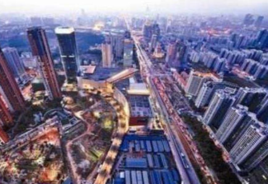 女子花钱如流水诈骗千万元被抓,一女子被诈骗2000万