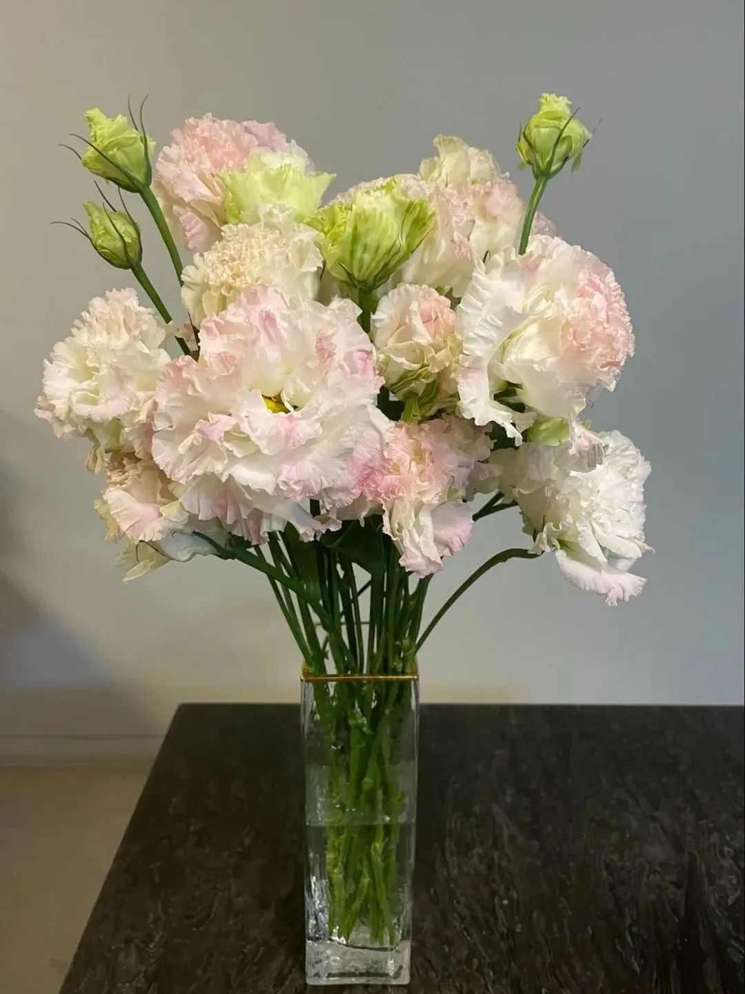 新手必看鲜花养护攻略,鲜花在水里能养几天会死