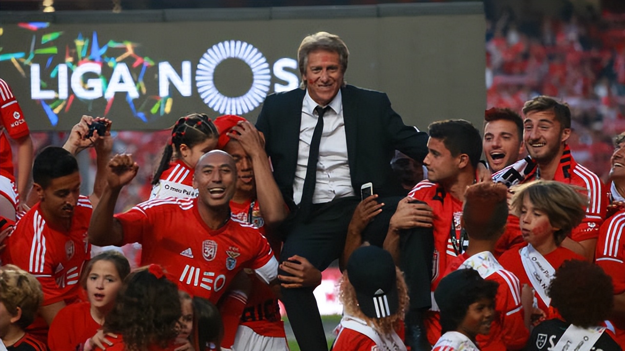 巴西足协邀请齐达内执教,巴西足协