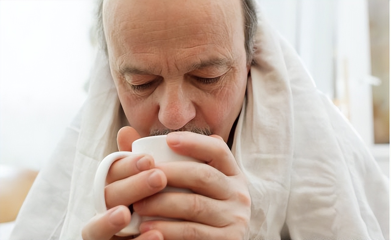 一身痛冷发高烧是新冠第几天,高热39度不退是新冠吗