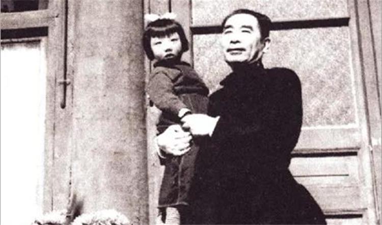 1970年周恩来侄女入伍，当面向伯父汇报，总理：你能不能脱下军装