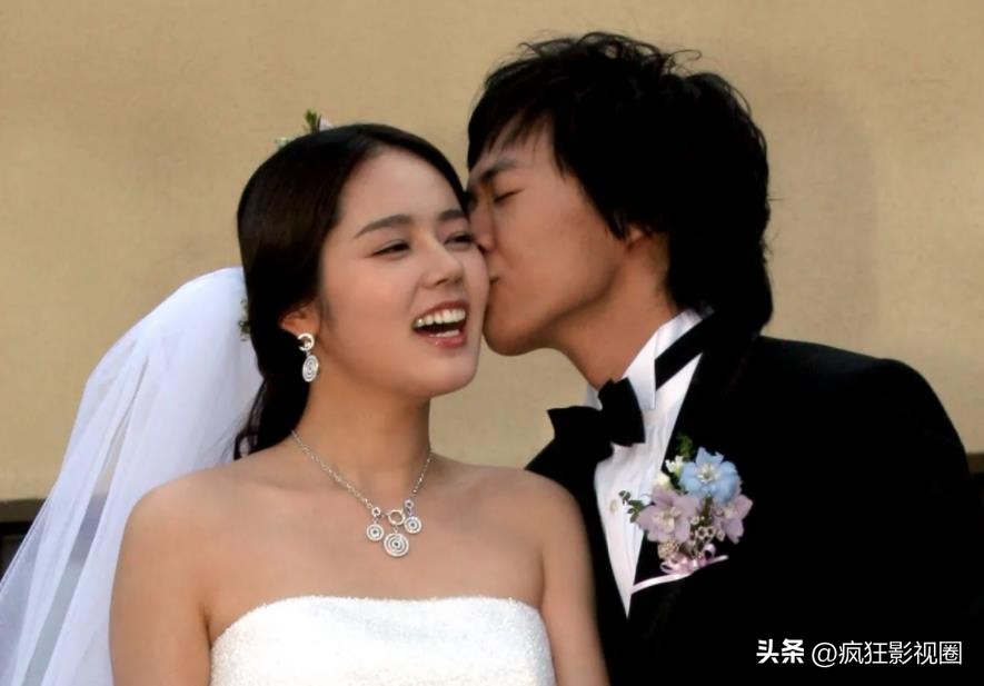 韩国女星朴敏英整容,朴敏英被称为韩国整容界女星范本