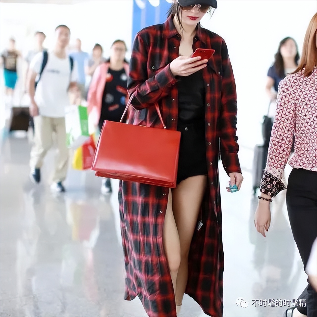 胸大怎么穿衣服不会凸出来,胸大怎么穿衣服不肿