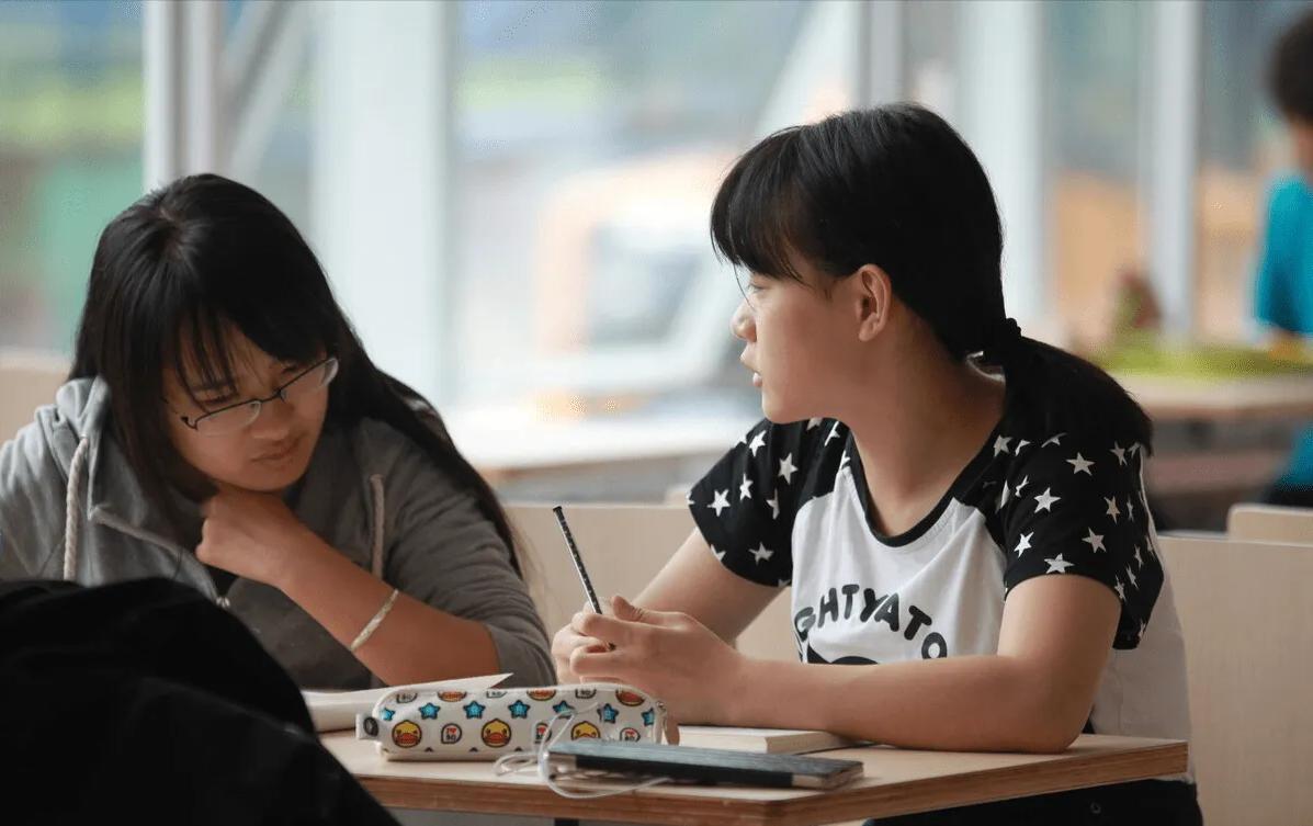 大学生的“生活费等级”，贫富差距较大，多数学生在第二档