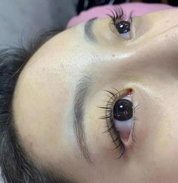 女生尽量不做的“医美项目”：纹眉首当其冲，种睫毛实为智商税？