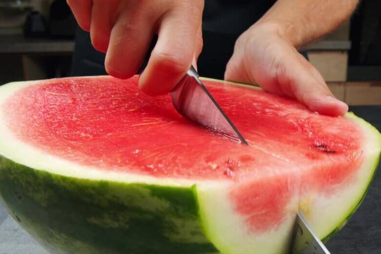 大暑多食一味少吃二物,大暑吃这种水果可温中补气开胃