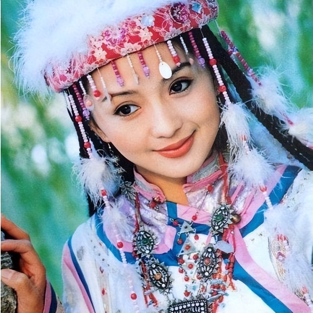 刘嘉玲遭绑架，王志文险被封杀，2000年的娱乐圈一瓜接一瓜！