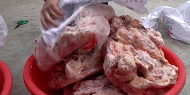 山东小伙摆摊卖零食,山东小哥摆地摊