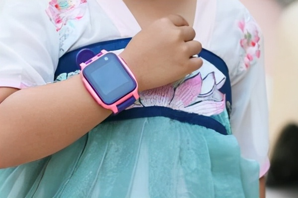 360儿童学习手表P2评测：10重AI精准定位安全和学习双重兼顾