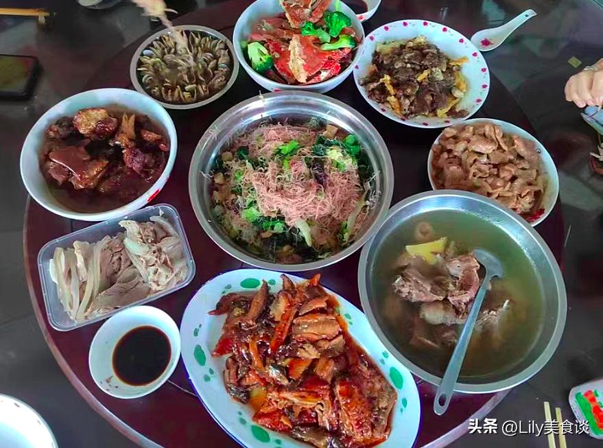 中秋节家人聚餐发朋友圈,中秋节家庭晒菜朋友圈