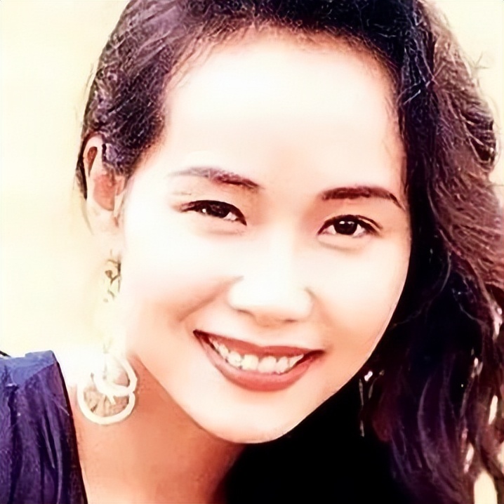 让观众们吐槽的演员林心如,林心如杨谨华金钟颁奖视频