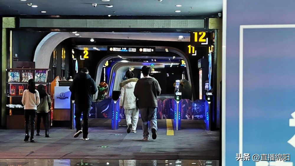 看3d电影的3d眼镜多少钱,看3d电影自费买眼镜