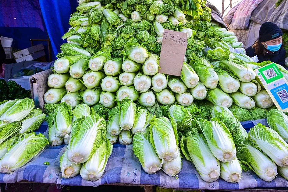 西山脚下的早市,闲逛最具人间烟火气的早市