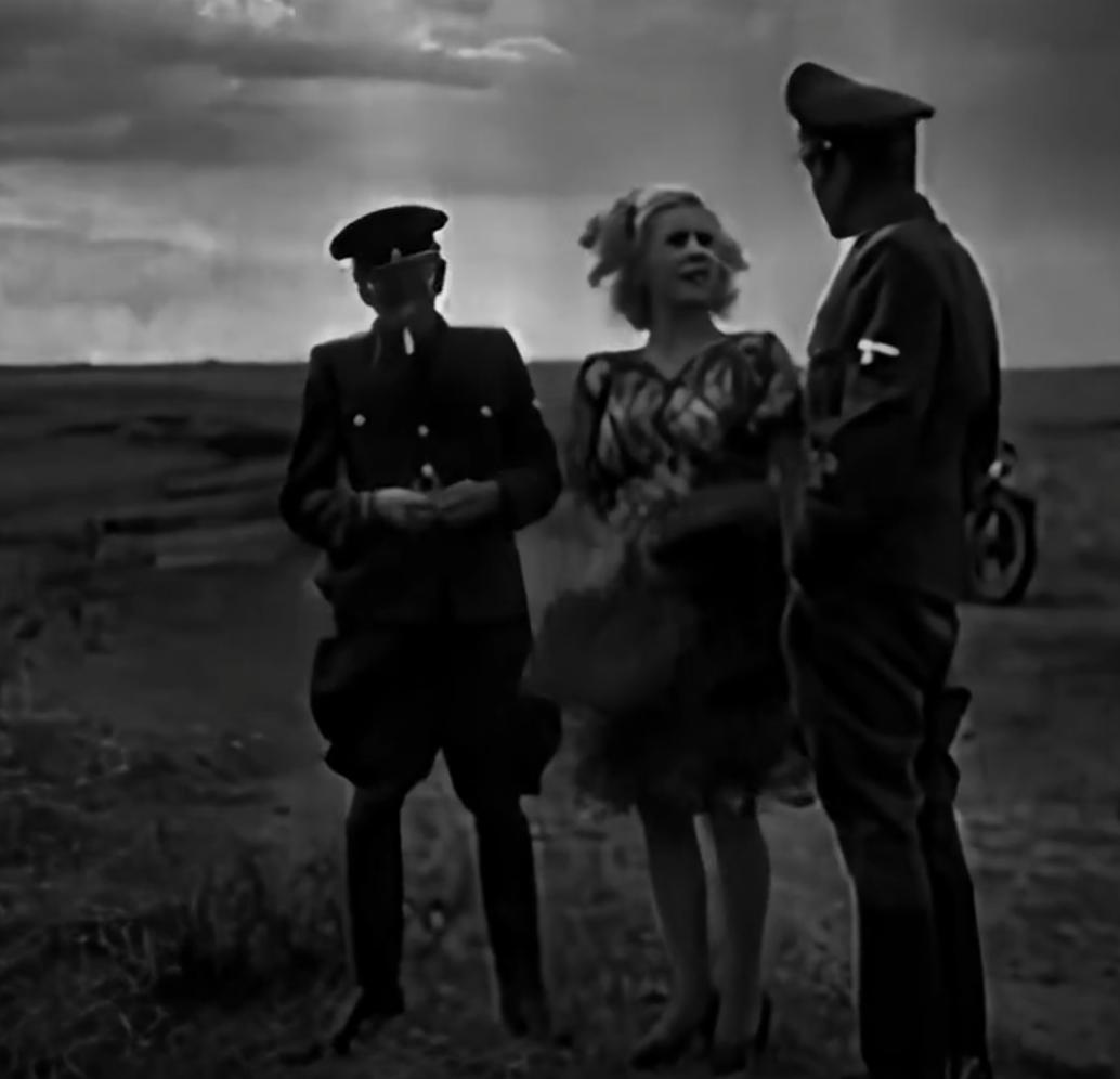 《青年近卫军》中谍战女孩的情感秘境，揭示风流背后的坚贞与纯真