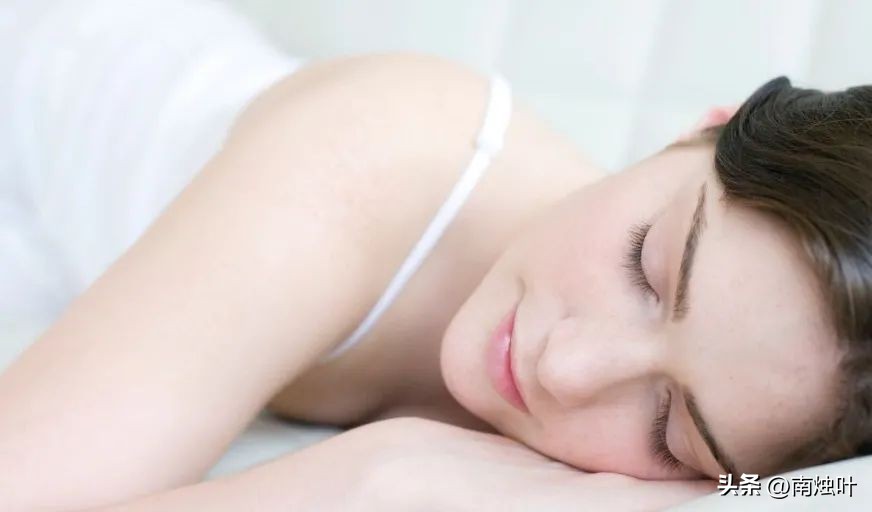 头发稀疏的补救方法20岁,怎样能让头发变浓密拯救秃头少女