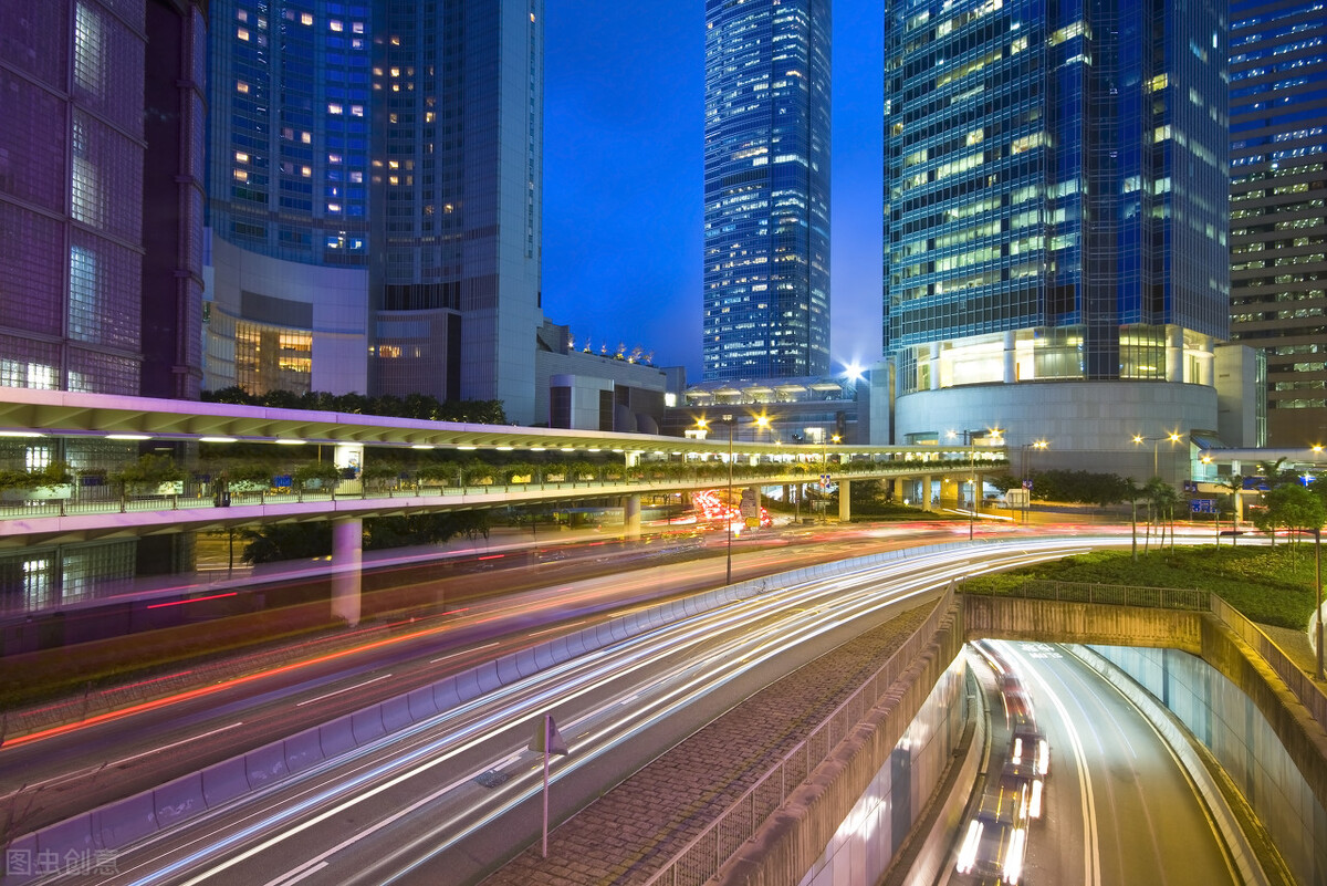 顺风车高速费在平台加还是私下收,正常跑长途顺风车司机可以赚多少