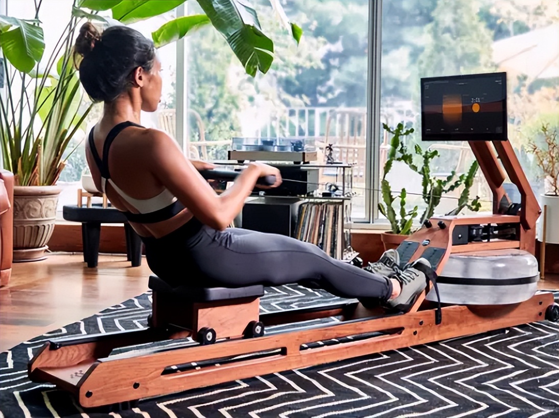 怎样使用划船机不伤膝盖,划船机如何不用腰发力