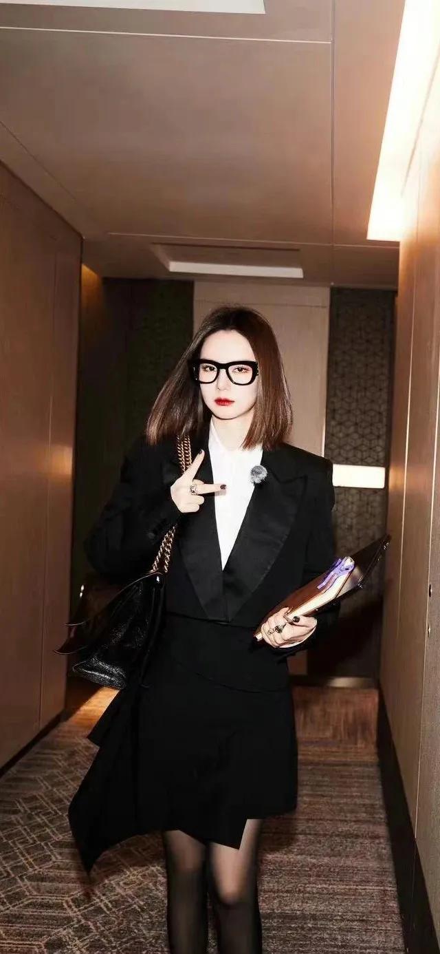 戚薇后背纹身壁纸,戚薇的壁纸图片大全