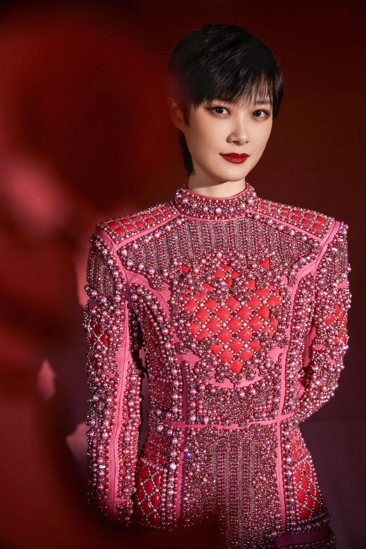 李宇春妈妈徐圣云年龄,李宇春母亲近况