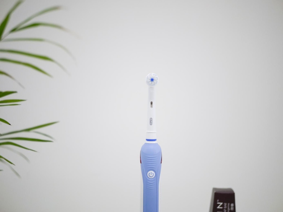 usmile电动牙刷和飞利浦电动牙刷,华为电动牙刷和飞利浦电动牙刷