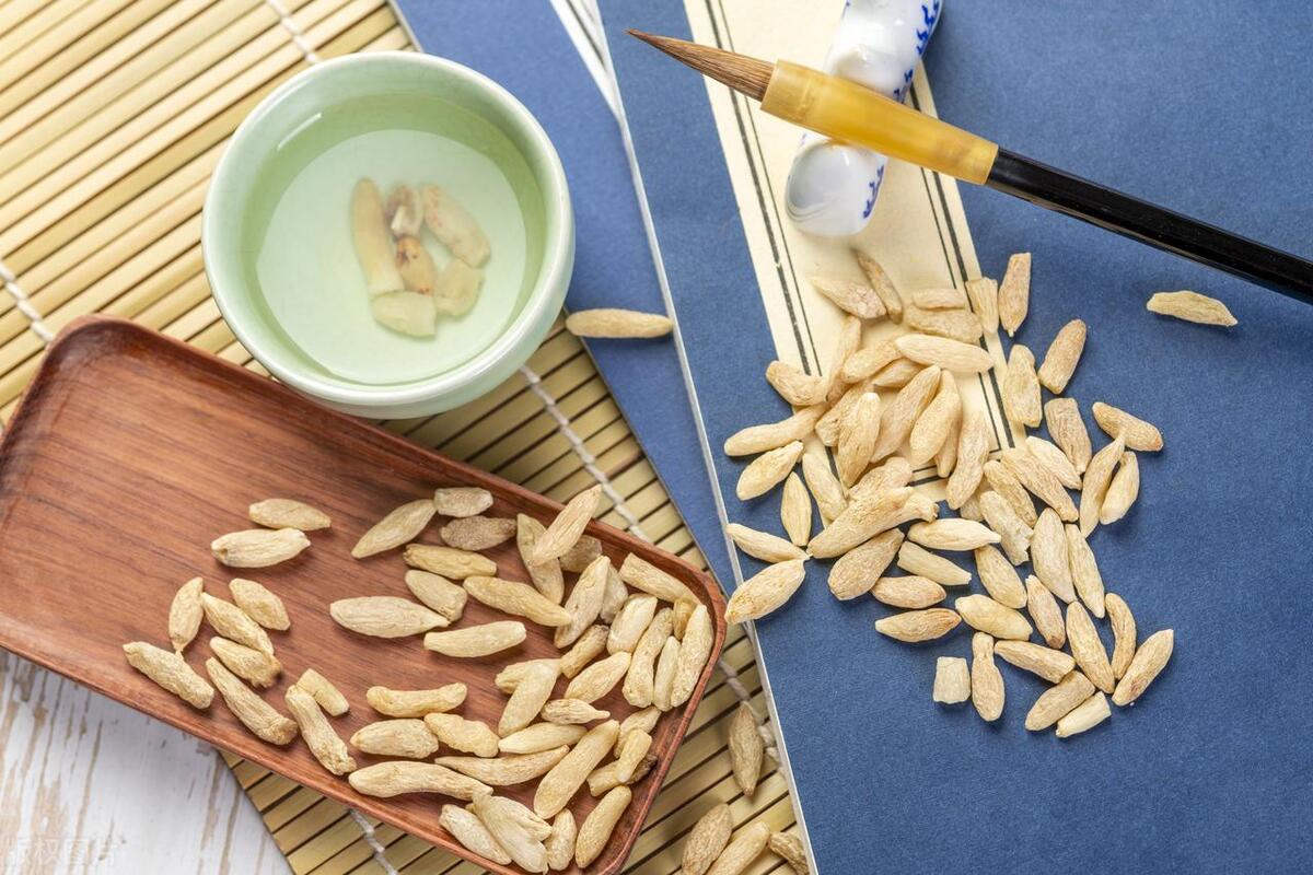 慢性心衰什么症状就比较严重了,心衰引起的胸闷气短吃什么中成药