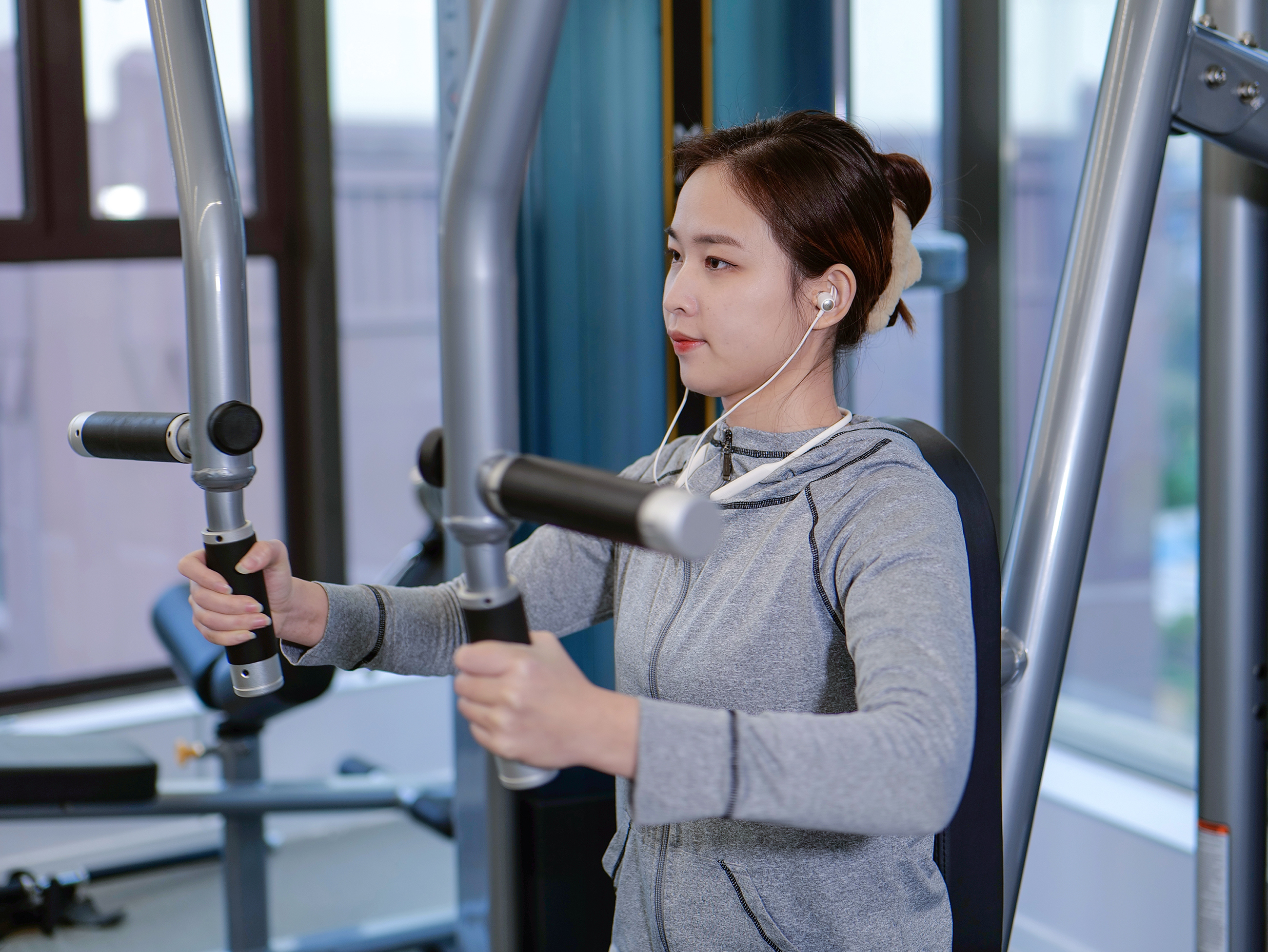 蓝牙耳机是不是过时了,头戴式耳机真的过时了吗