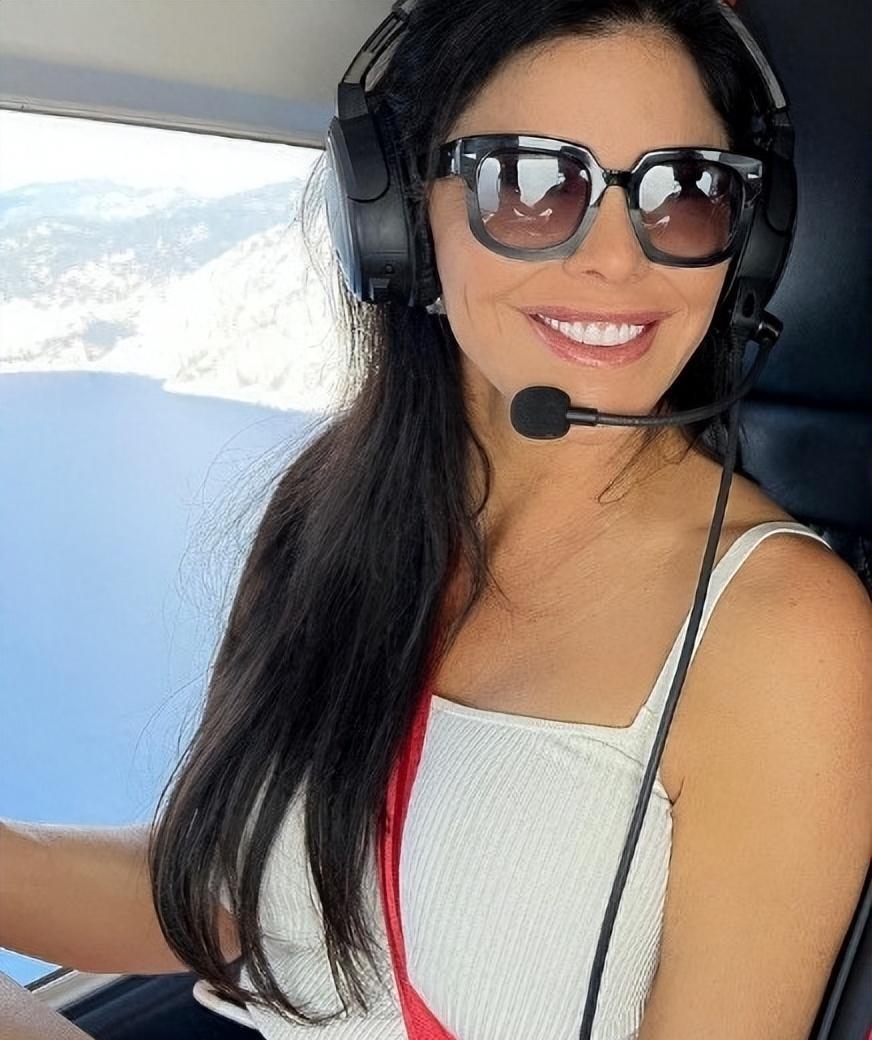 桑切斯和贝索斯的关系,桑切斯带给贝佐斯的情绪价值