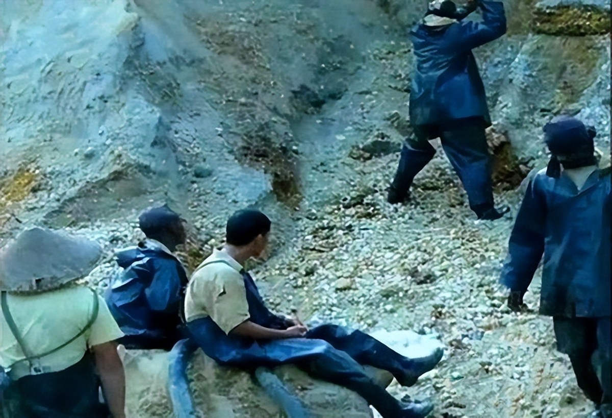 广西“上林帮”非洲淘金：枪战、瘟疫是常事，有人资产暴涨一个亿