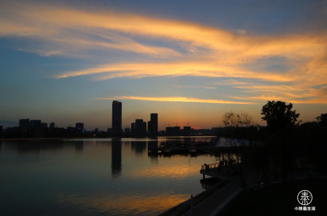 夜游西安“后海”黄金水道，好看是好看，就是有点贵