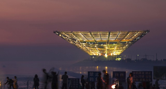 默默前行的背影,默默前行的视频