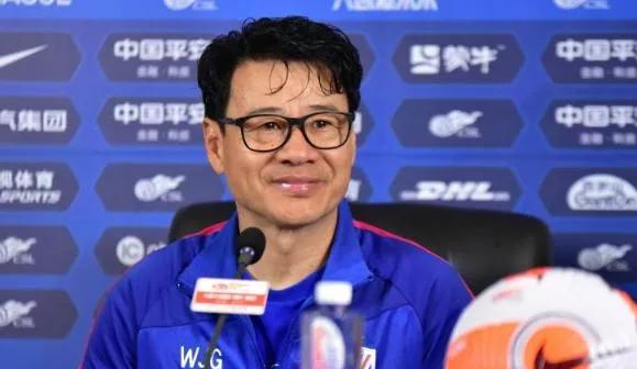 上海申花红牌罚下的球员处罚,上海申花队的门将被红牌