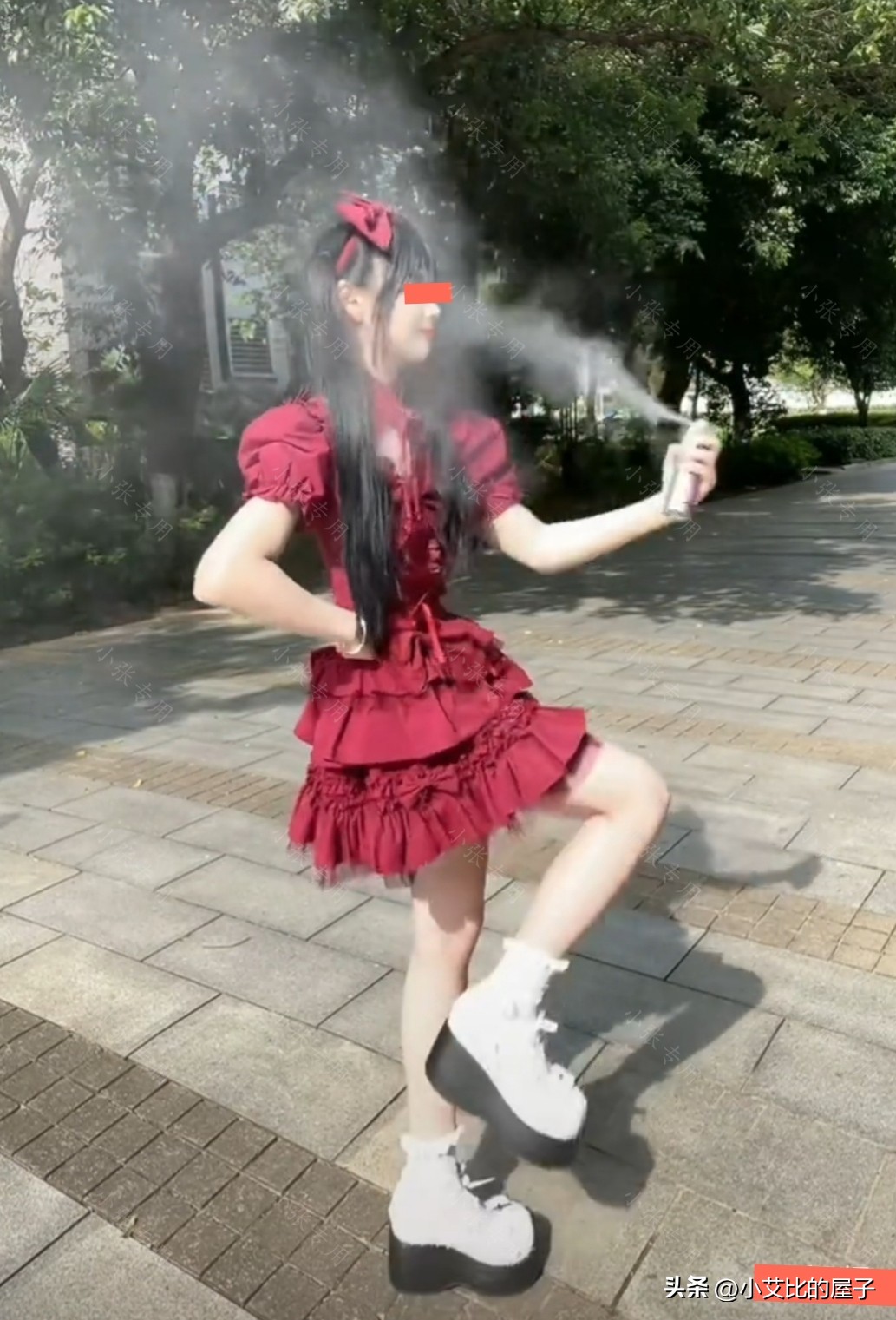 濂冲瓙绔欒矾杈硅鍠蜂竴韬按,濂冲瓙鍦ㄨ溅绔欏柗闃叉檼鍠烽浘