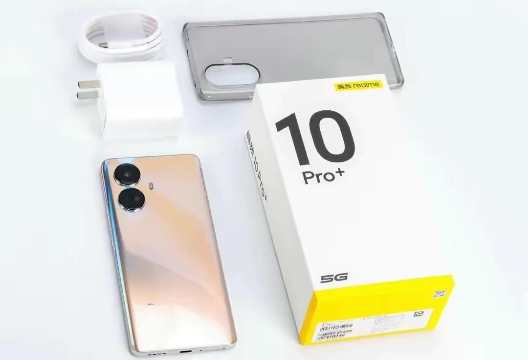 外观极为相似，荣耀70和真我10Pro+对比，买谁更划算？