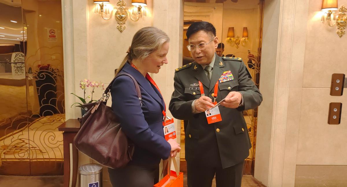 中将问，美代表答：不懂就问。